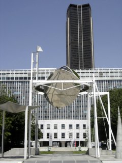 Jardin Atlantique and Tour Montparnasse, Paris